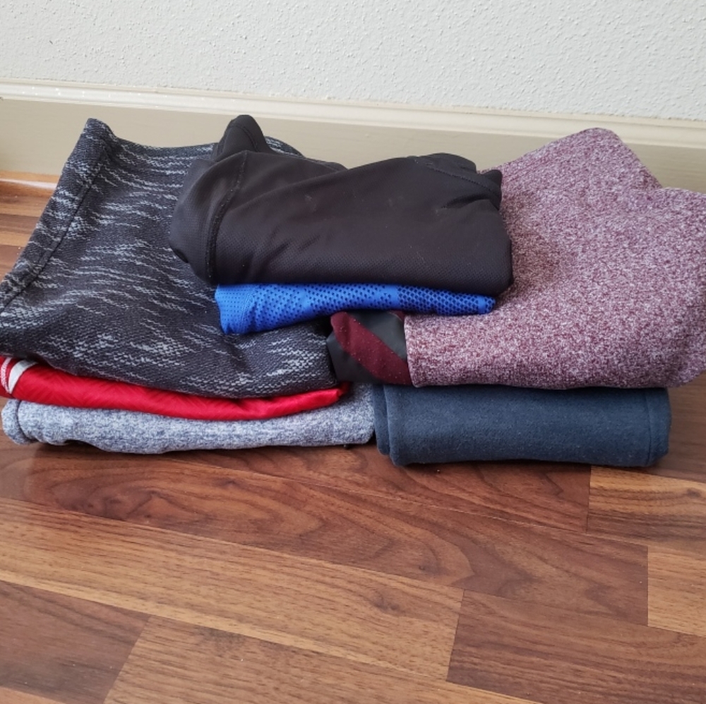 5 Athletic bottoms 2 Athletic tops men's S/M